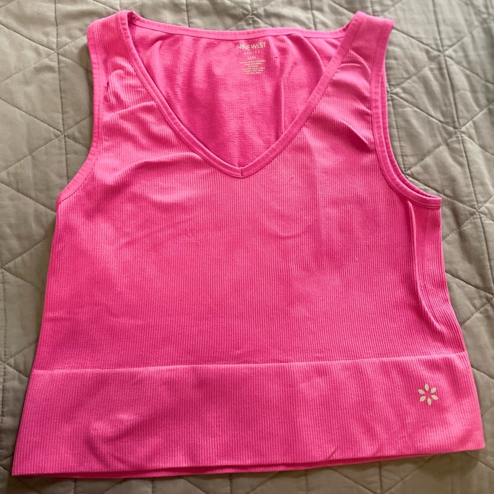 Pink crop top for the gym